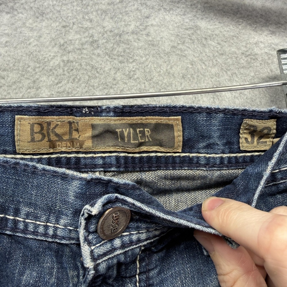 BKE Tyler Jeans Mens 32x30 Blue Relaxed Straight Leg Distressed Denim Baggy - Picture 3 of 10